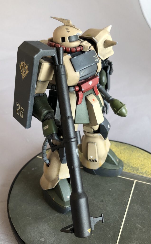 バズーカはHGUCザクのバズーカに旧キットドムのジャイアントバズの先端を移植したオリジナルデザインです。