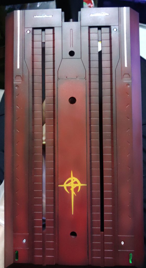 スタンドも塗装してオリジナルスタンドにしましたマフティーのロゴはマスキングで塗り分けてます