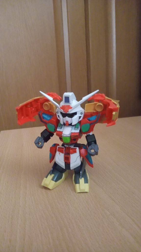 単体ではただの砲台ですがスカーレット君と合体すると肩から出る大砲になります。