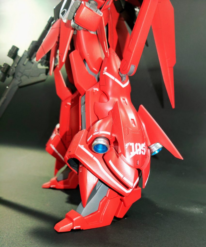 脚部も拡大やら形状変更してます。太ももは2mm程延長して左右の膨らみを削り取ってます。