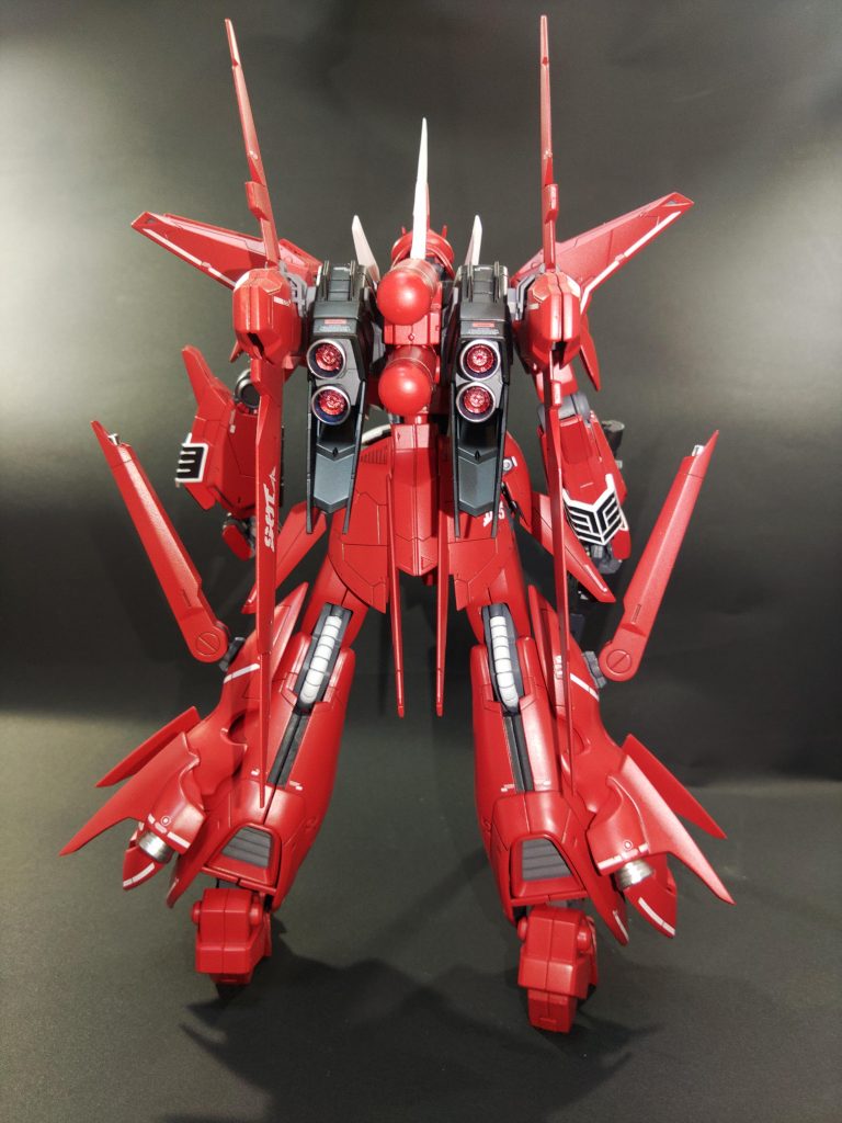 バーニアはMSバーニアに変更してます。膝裏の動力パイプはデルタプラスの物を移植してます。