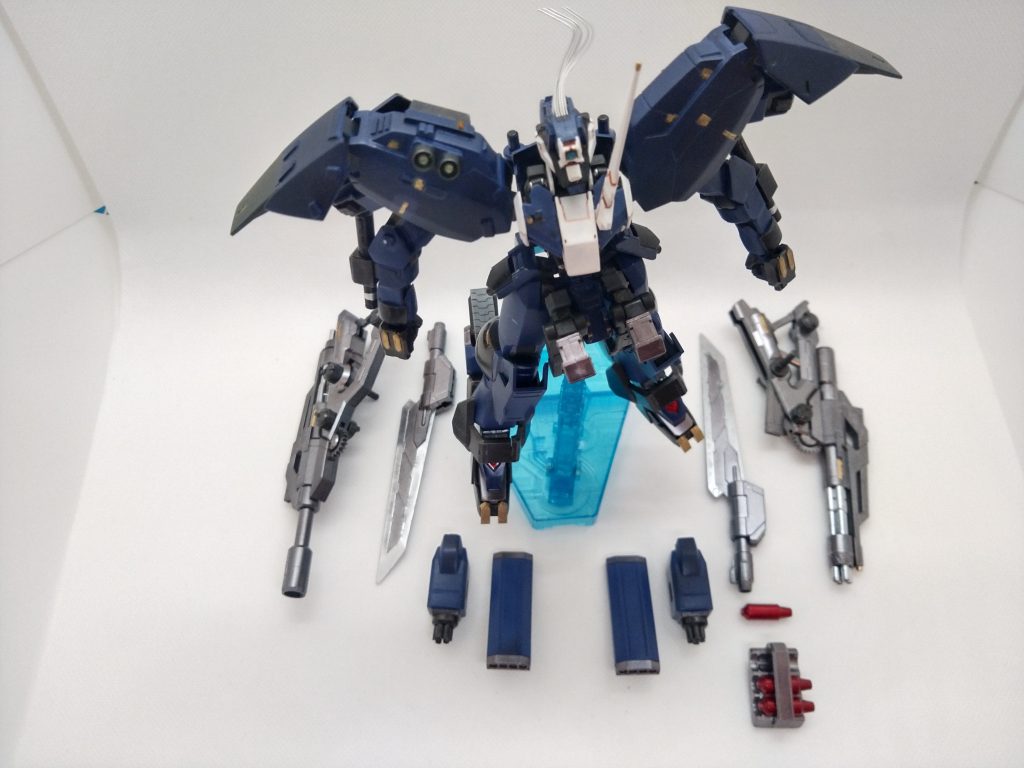 高速で突撃するバルバトスを支援する為に弾薬庫と化したグシオンリベイク改修案。武装■スピニングブラスター×２　■ライフルソード×２■ショルダーガトリング×２　■腰部二連グレネード×２■四連装ミサイルシールド×２　■脚部三連装グレネード■腕部ロケットランチャー×２　■ナックルシールド×２