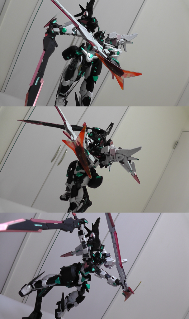 〈零無TRANS-AM〉                     本機には特殊システム【零無TRANS-AM】(ゼロトランザム)が組み込まれており前機の【剣参】(ケンザンシステム)の性能をさらに改良したシステムとなっております。