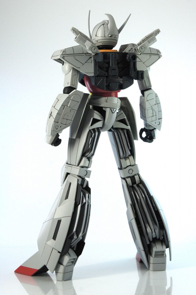 ターンエーといえば、脚部裏のスラスターベーンのデザインが素晴らしいです。未来的なテクノロジーを感じますね。表と裏で二度美味しいデザイン。