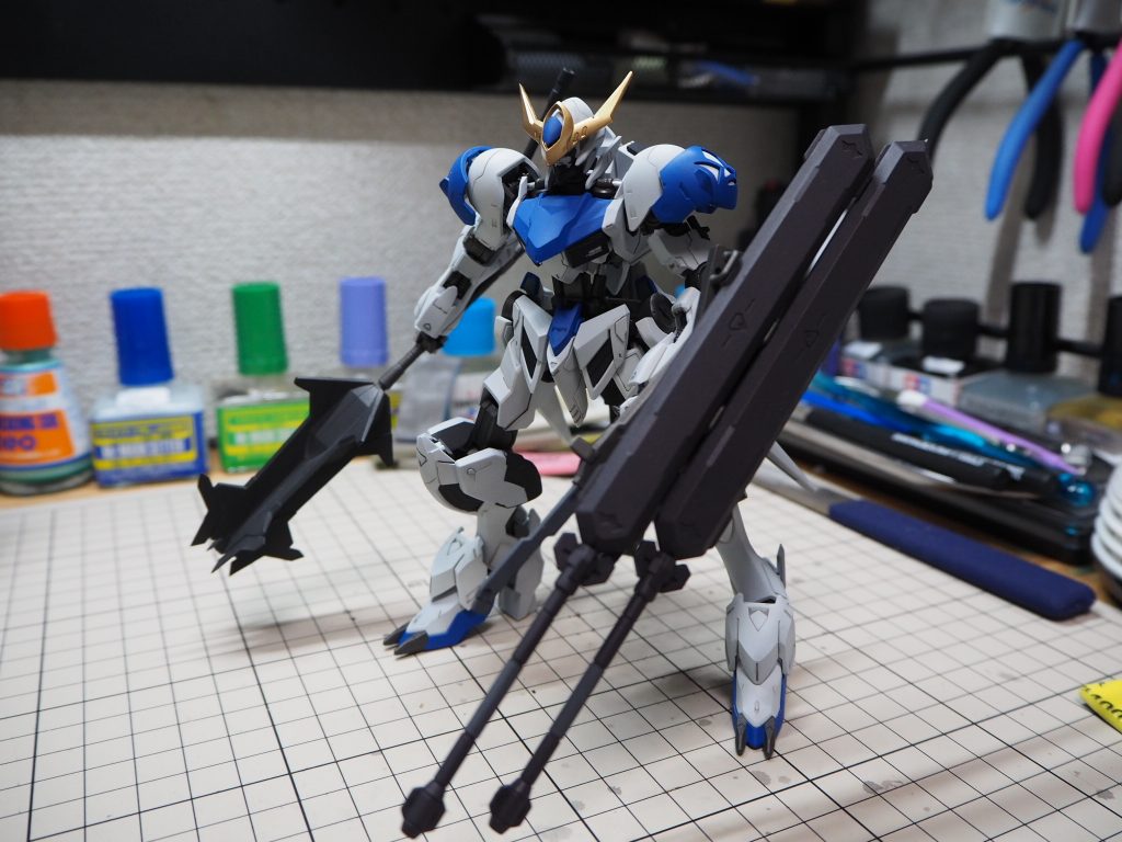 ソードラックは腕にも装備できて、そのまま盾としてもつかえます。