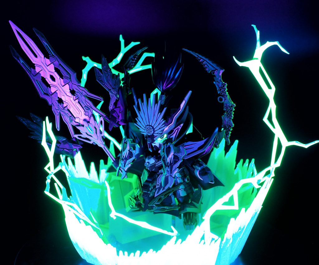 エフェクトはFigure-riseのオーラエフェクトを使用しています。蛍光色を吹いたので、ブラックライトで発光も💡✨================================続いて制作記録です。