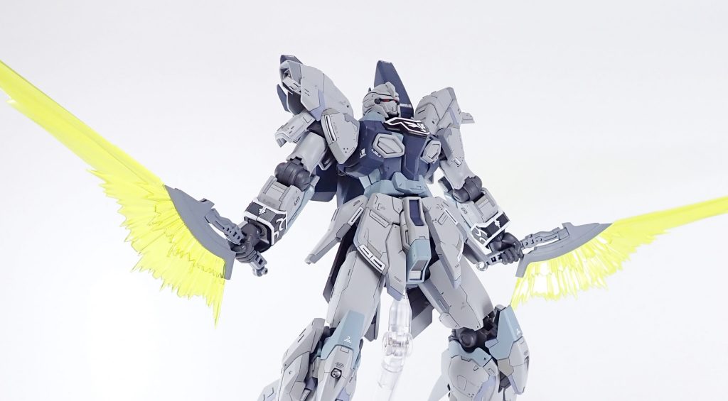 RGシナンジュからビームアックスを流用しています。