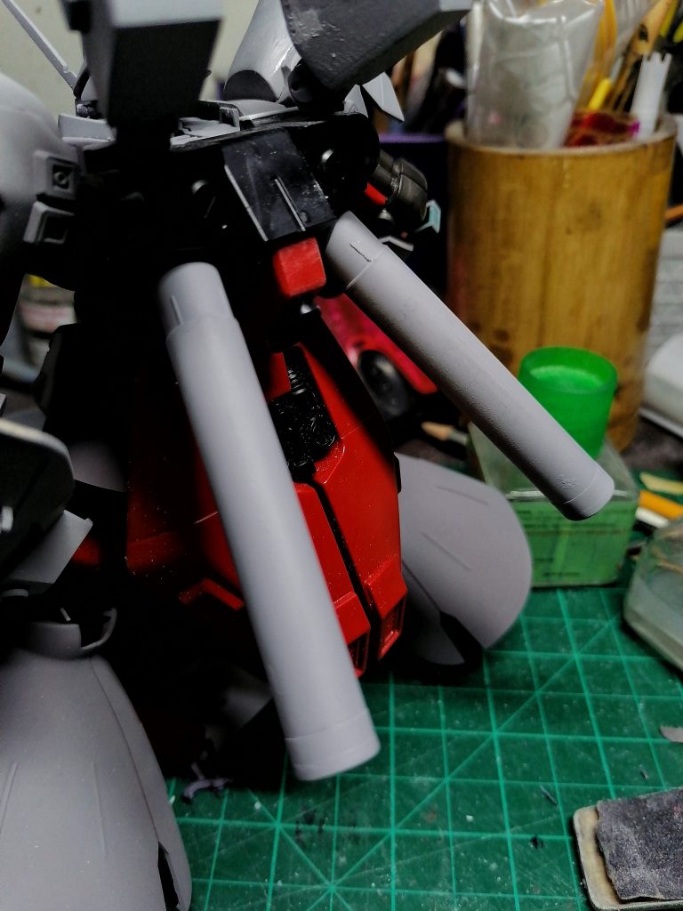 I was thinking of buying the Gelgoog Marine for the backpack alone but I thought it would he wasteful so I moded the og Sazabi Pack and thought of a way to do the fuel tanks