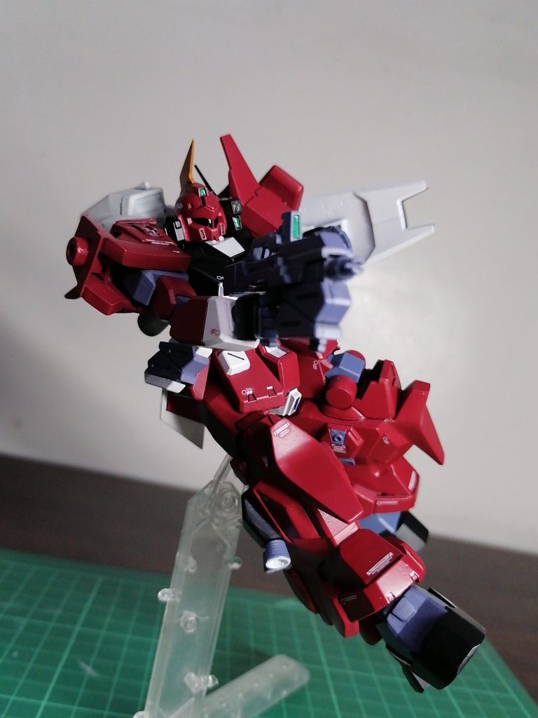 Sophisticated leg boosters inspired by the Haze'n-thley II hover unit and Full Armor MK II allow you to hover over the battlefield and perform high jumps and flies.