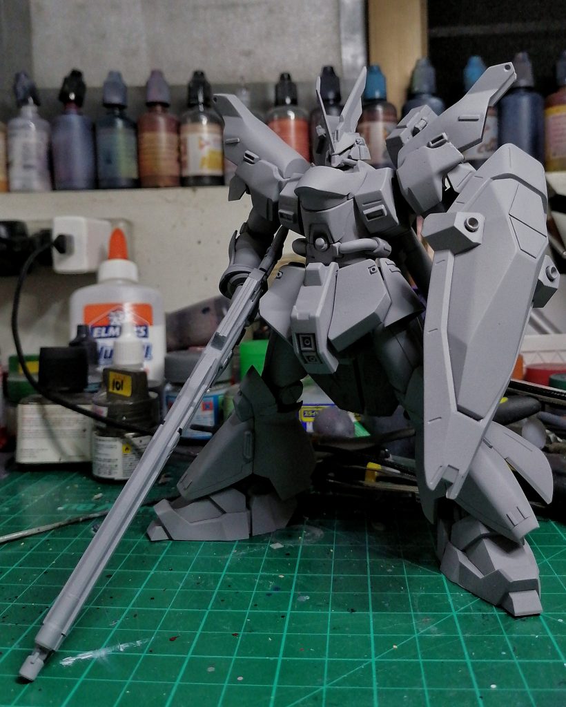 This isbwhat everything looked loke before the paint, finally I csn now proper display a Gelgoog III in my shelf 