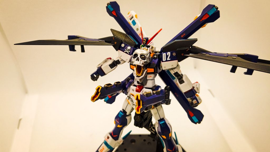 武装:スカルサテライトキャノン及びクロスボーンブラスター(銃モード)