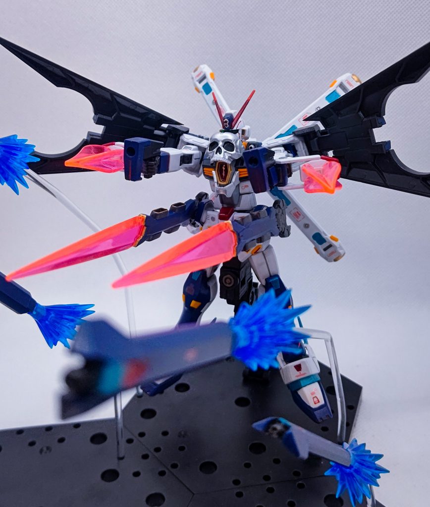 背面のリフレクターファンネル&ハンドガン&クロスボーンブラスター(銃モード)&スカルサテライトキャノン&ブラッドマーカーフル展開でハイマットフルバースト風ヾ(*’O’*)/