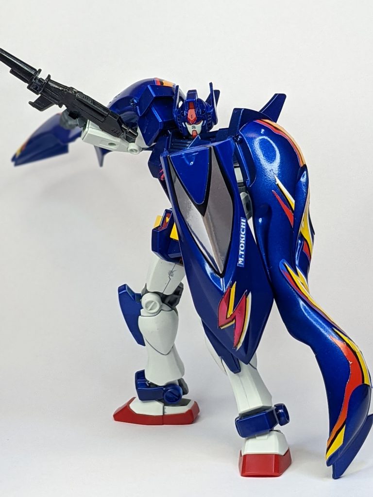 背面に取り付いていた部品は取り外してキャノピーシールドとして使用可能です。