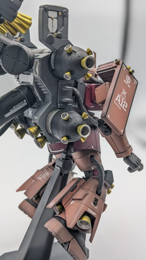 タンクはシルバーとブラックで塗り分け