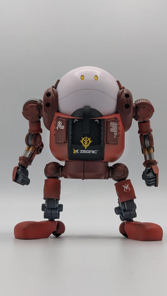 赤色はガンダムカラーRX-78レッドあずき色はガンダムカラーRX-78レッドにブラックを調色下地はMr.サーフェイサー1500ブラックです