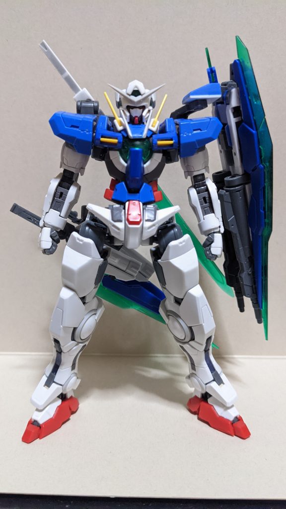 HGガンプラが作りたい。でも最近はHGが品薄…ということで、比較的入手しやすいRGで個人的に好きなエクシアをベースに、エクシアリペア4を参考に自分なりの解釈で改造しました。