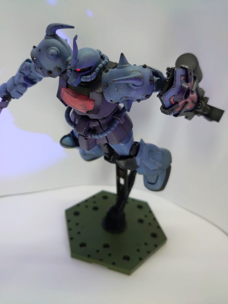 今回の色味の挑戦は胸と盾の部分のカッコいいピンクでした。