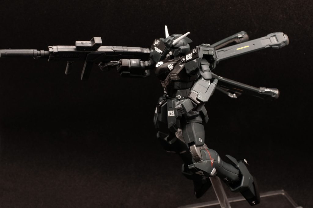 ドゥガチが普通にいい人だったため、クロスボーンバンガードが木星帝国と戦わなくてよくなった世界線。サナリィから連邦に予定通りに売却された本機は、敵拠点の速攻制圧をコンセプトとする少数精鋭の部隊に配備されました。その扱い辛さ故にパイロットは選びますが、その頃の連邦には敵らしい敵もいなかったため、わりと長いこと現役で活躍したらしい。なお、胸のドクロマークは本機のパイロットの趣味。