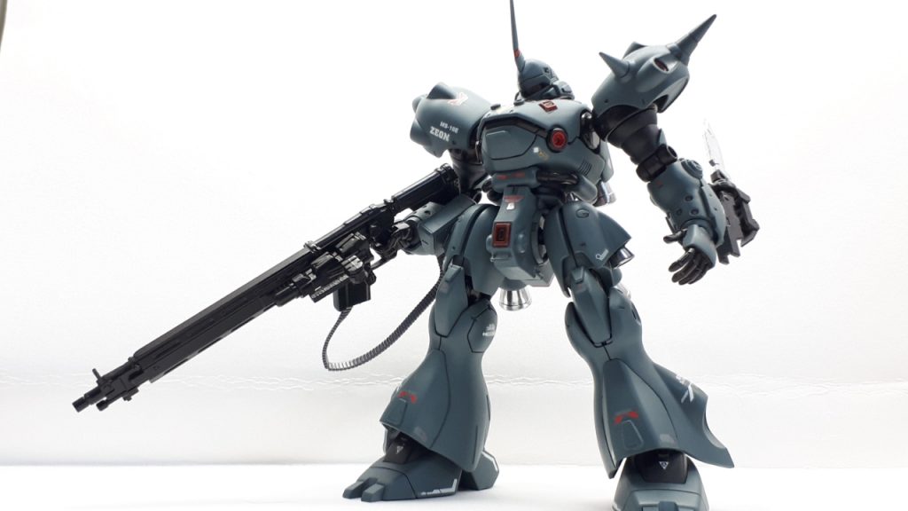 まずは正面。機体の色はMr.COLORのジャーマングレーグラウとジャーマングレー、ヘキサフレームガンメタルを使用しています。