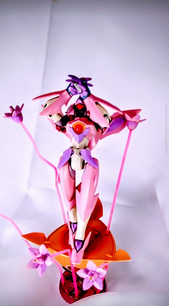 本体メインカラーはガイアカラーの桜ミクヘアーピンク、台座はひまわりをイメージして塗装してます。夏の花の中ではひまわりが1番好きです見ているだけで元気になれるので(^^)