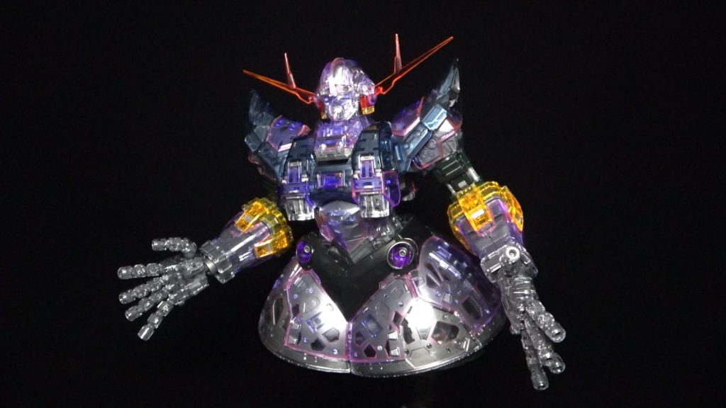 クリア系塗料ばかりなのでブラックライトを当てなければ、ほぼ普通のクリアカラーを楽しめます。