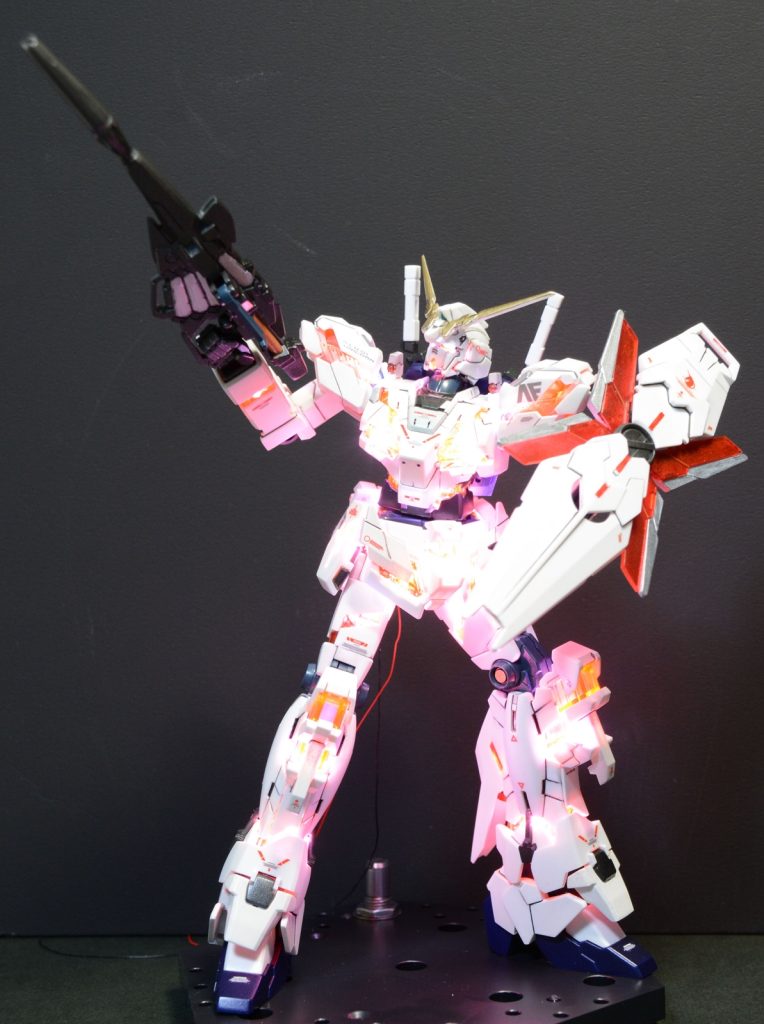 HGの稼働領域なら動くんですが、肘の関節が弱すぎて銃が保持できません。 「上か!?」