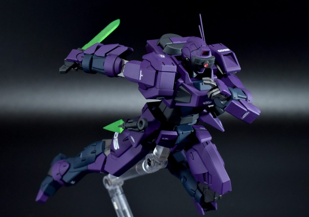 アクションポーズ3単独での偵察、陽動が主になると考えたのでシャルドール改の特徴だった装備換装機能はオミットし、スパローに特化させました。