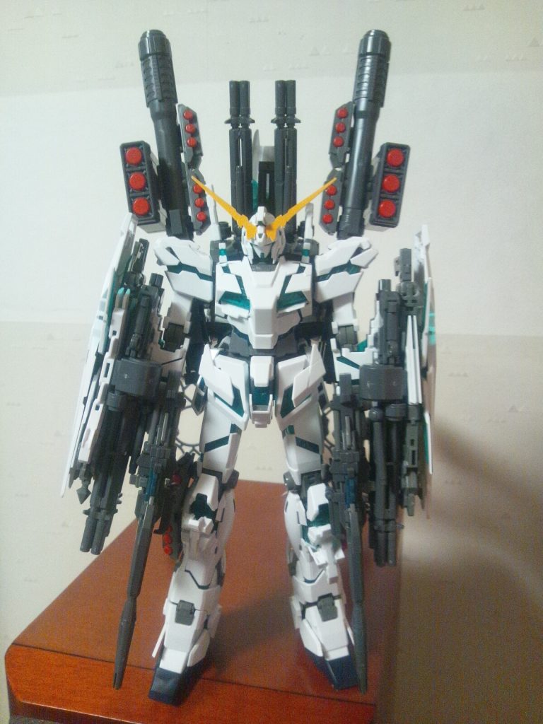 武装てんこ盛りのフルアーマー状態。 ビームマグナムが２つ付くのが嬉しかった♪