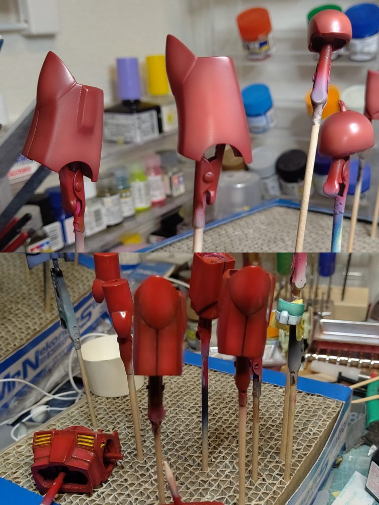 塗装は上の集合写真にも登場している以前のガンダムの赤と同じ色でグラデーション塗装をしたところ、あまりしっくり来なかったのでそのままグラデ残しでガイアの赤を上塗りして落ち着きました。仕上げは半光沢です。最期までご覧いただきありがとうございました。 