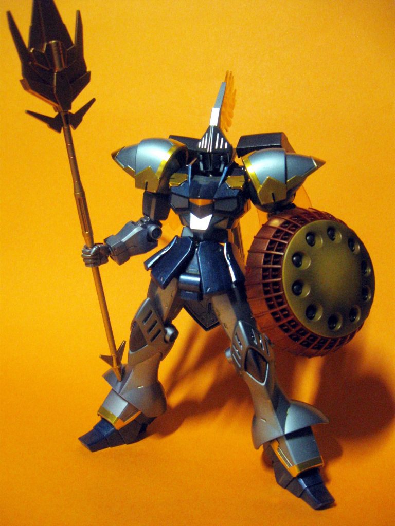 メタリック塗装の重ね吹きで重厚さを再現しています(笑)現在のスキルであれば汚しを加えて仕上げているのですが…(汗)この当時は綺麗綺麗な仕上げが心情でした(笑)