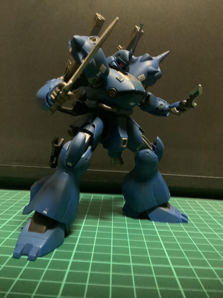 ヒートダガーを構えて一枚。大きさもバッチリで、銃持ち手を使用すれば、いい具合に握らせる事が出来ます。試しにやってみた時に、ピッタリハマったのでビックリでした(^q^)個人的にはとてもお気に入りの装備です(^^)