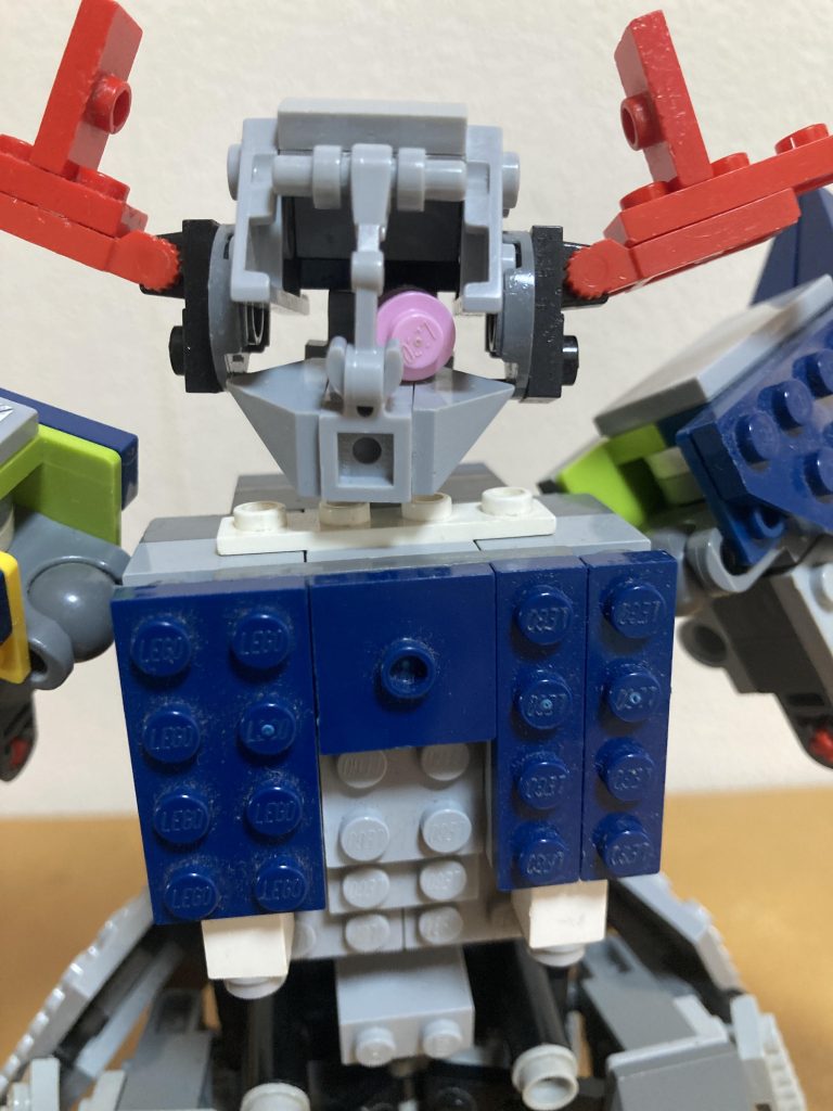 モノアイもしっかり動きます。