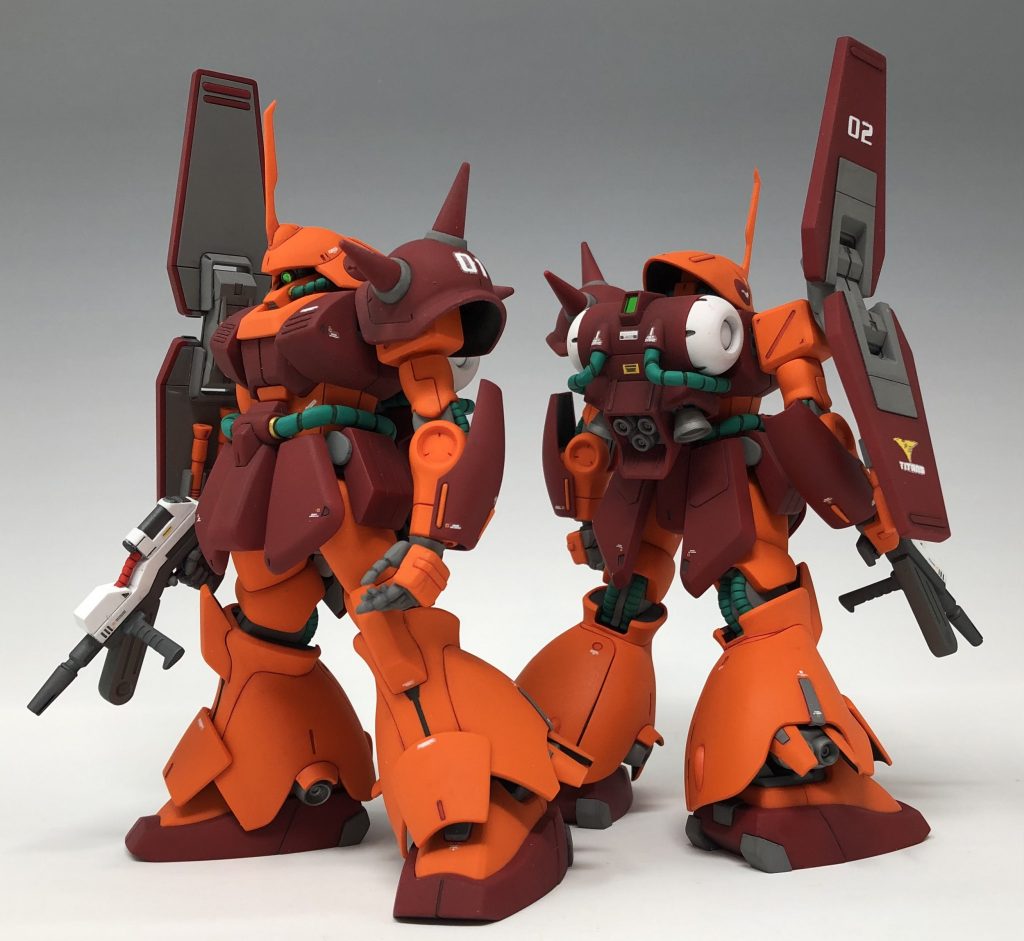 飽きが来ない様に設定画とは若干配色を変えています。バックパックや武器にはホワイトをアクセントに入れています。装甲裏はジャーマンパンツァーグレーを使用しました。