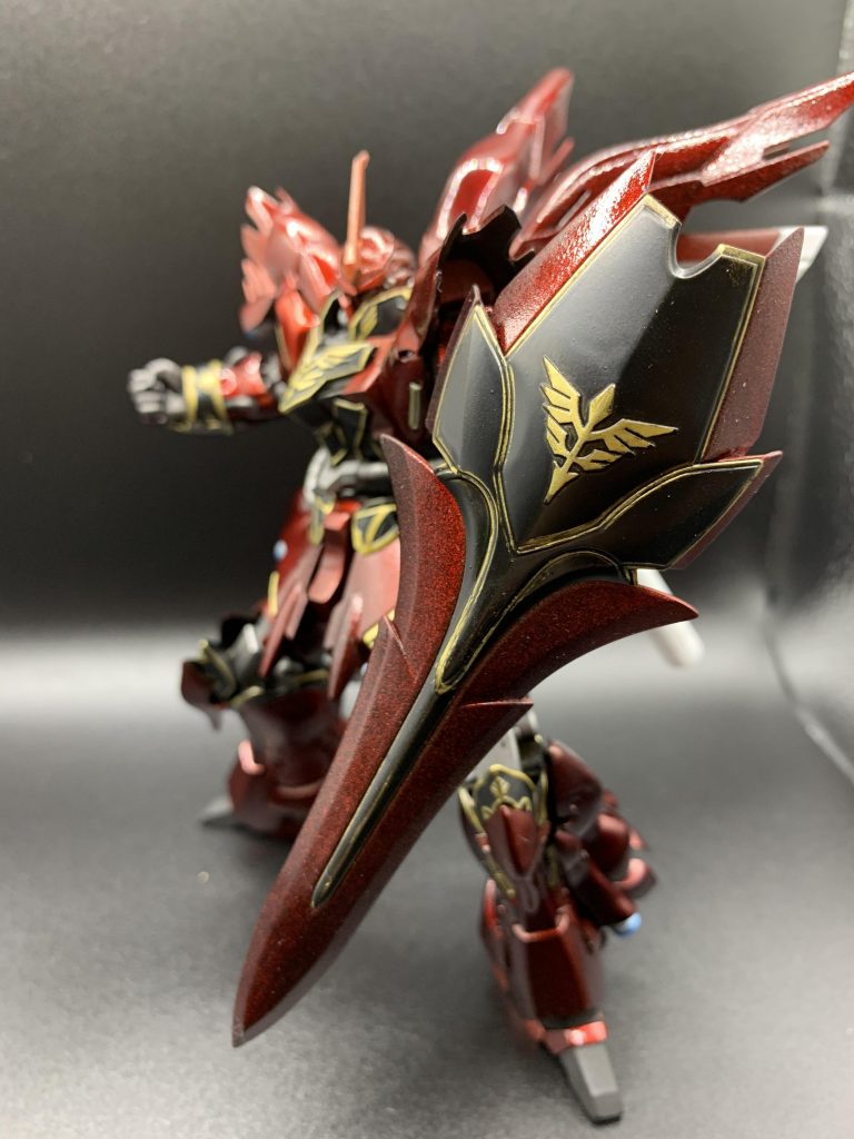 盾の部分は剥がすのが難しくて散々な事になってます。