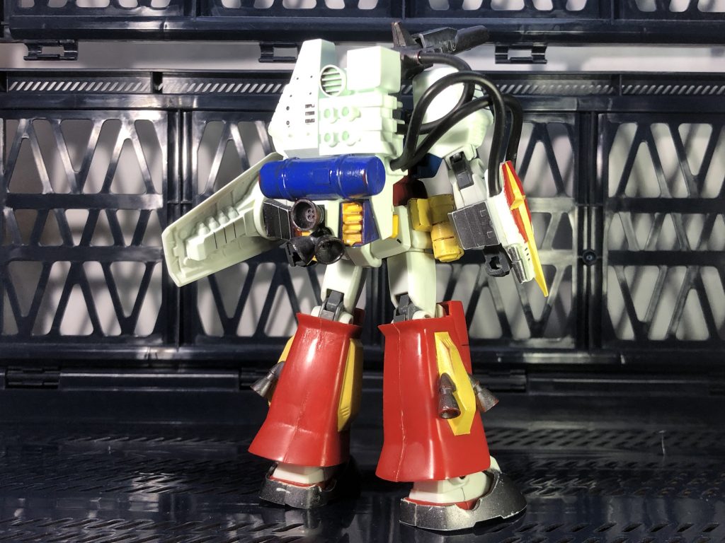 背面部分。スネ装甲の隙間が綺麗に埋まったので多分見栄えはヨシ！！(やけくそ)