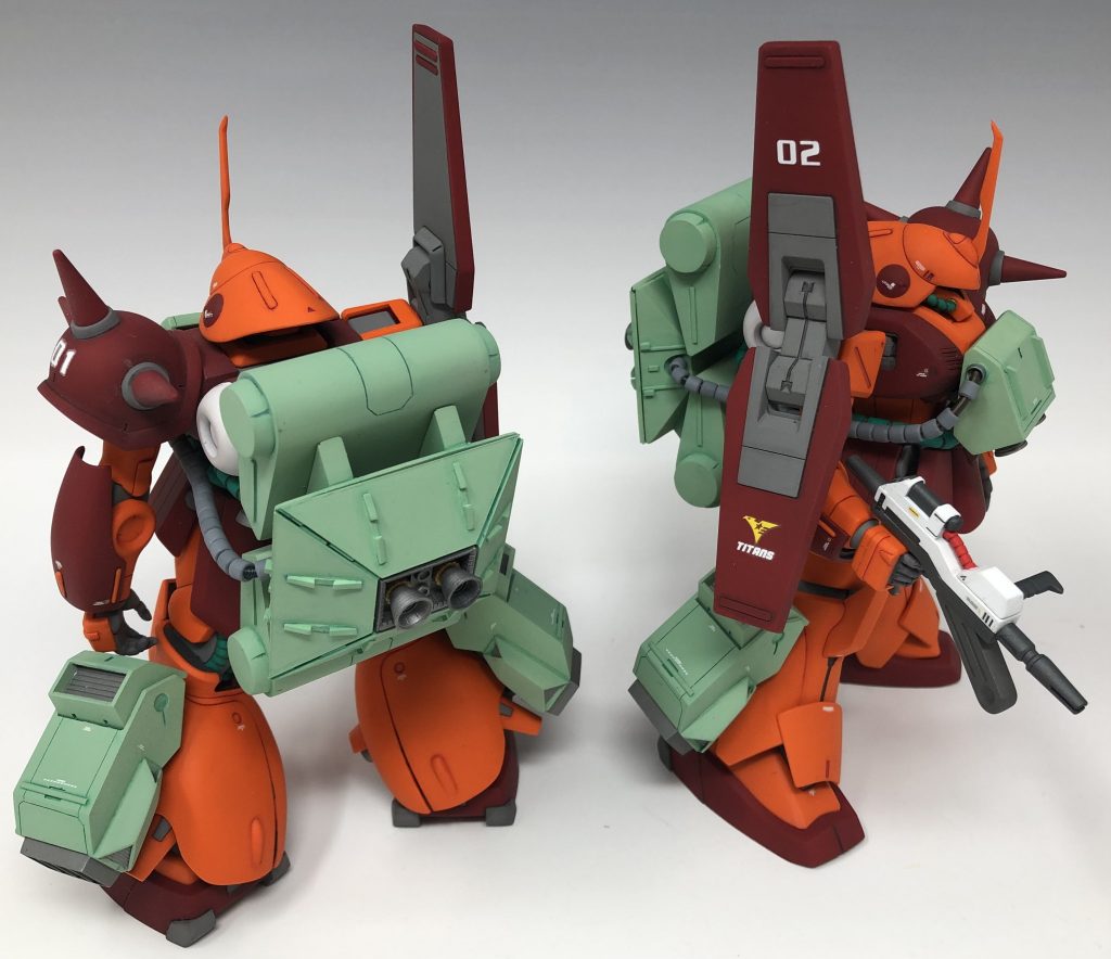 プラバンをカッティングプロッタでカットしたものを使用してスクラッチしているので、以前百式さんのために制作したものと形状は全く同じです。カラーは劇中のティターンズカラーにしました。