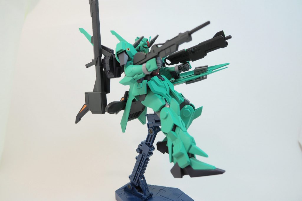 ▼継続戦闘能力を高くしたかったので武装もりもりです(主にビームライフル)