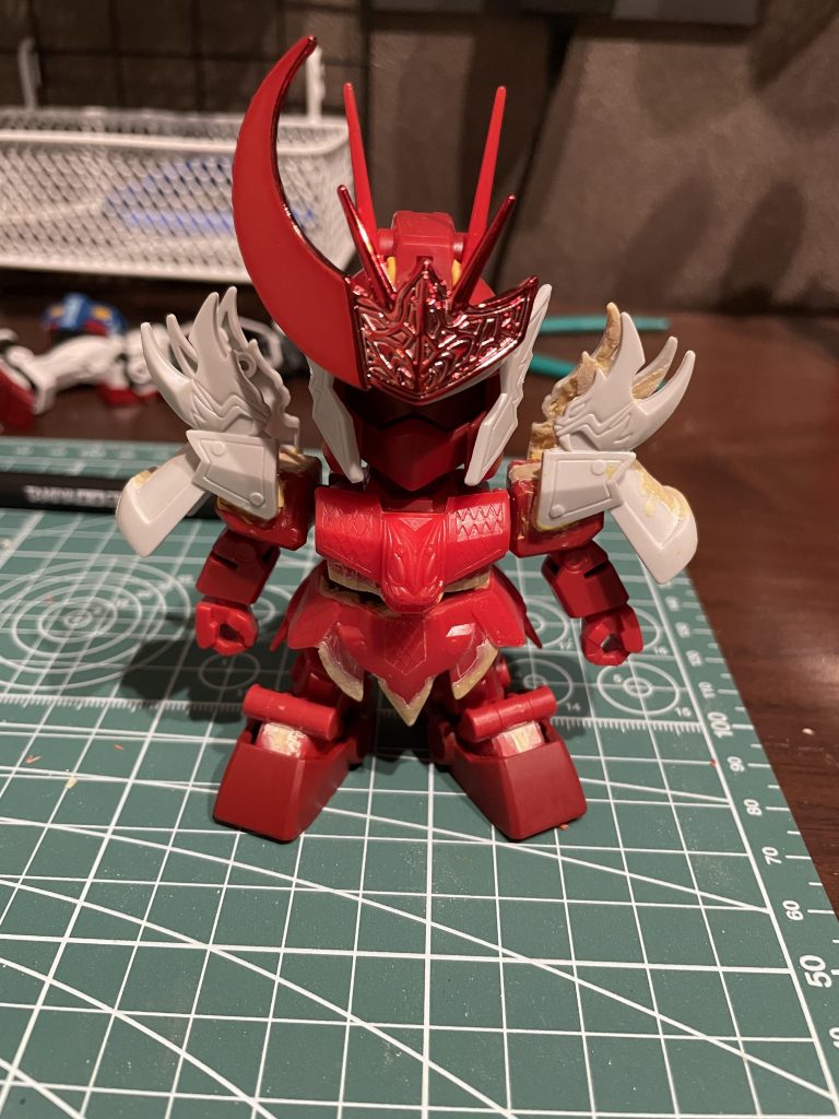 紅武者アメージングをベースに鎧を貼り付けました。ちなみに兜は着脱可能です。ご覧いただきありがとうございました。まだまだ改善点がありますが、次の制作も頑張ります。  