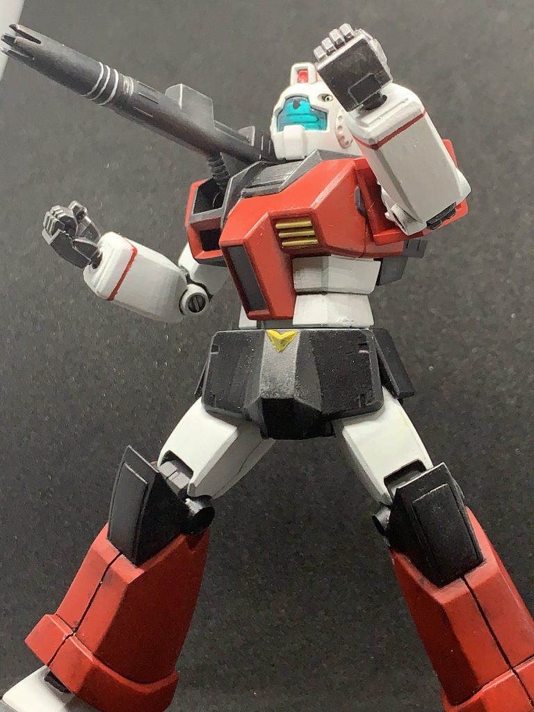 この旧キットジムキャノンというガンプラは本格的なミキシングの入門に最適なキットでは無いでしょうか!素材が安く!パテとプラ板を少しずつ使い!カットの工程とマスキング及び筆による塗り分けを要する!ステップアップに最適!