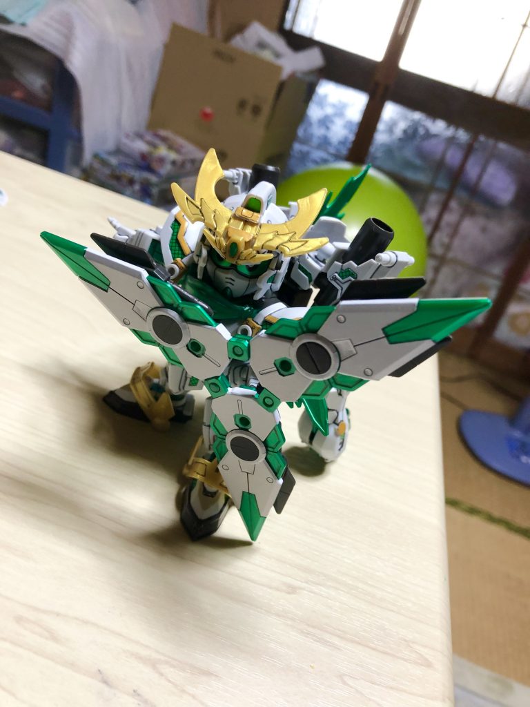 フルアーマー状態…バックパックとデカ武器の迫力がすごいですね…