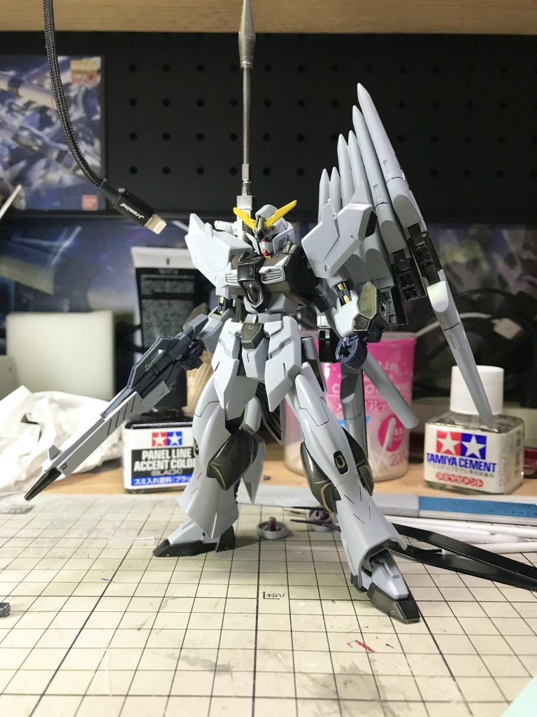もうちょっと黄色を使えば、よりνガンダムっぽさが出たかな〜って思うんですが、私の趣味でまた地味に仕上がってしまいました😅何はともあれ、コアガンダムって弄ってて楽しいなと思いました✨今後もまた何か思いついたら、コアガンダム関係で何か作りたいと思います😊