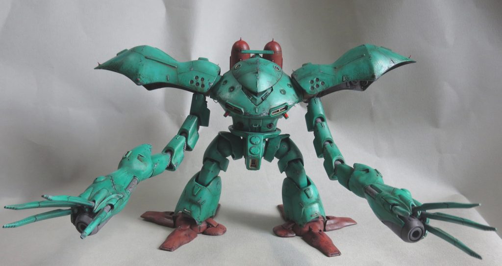 茶色い部分は、フジツボなどがつかないように船底塗料を施したという設定にしました。しかも旧い船底塗料です。