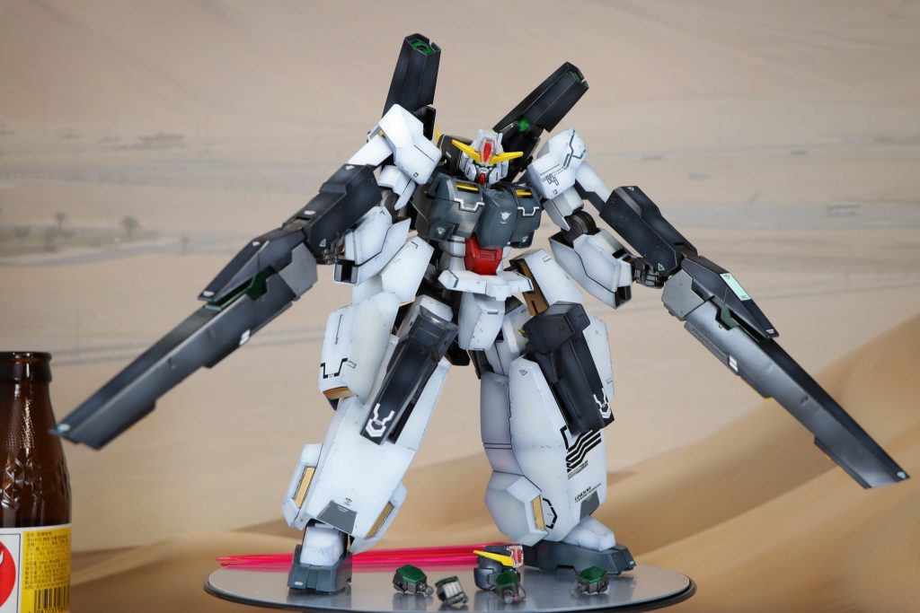 ギミックとしてはダブルバズーカモードという、ランチャーを合体させた状態も再現可能です。