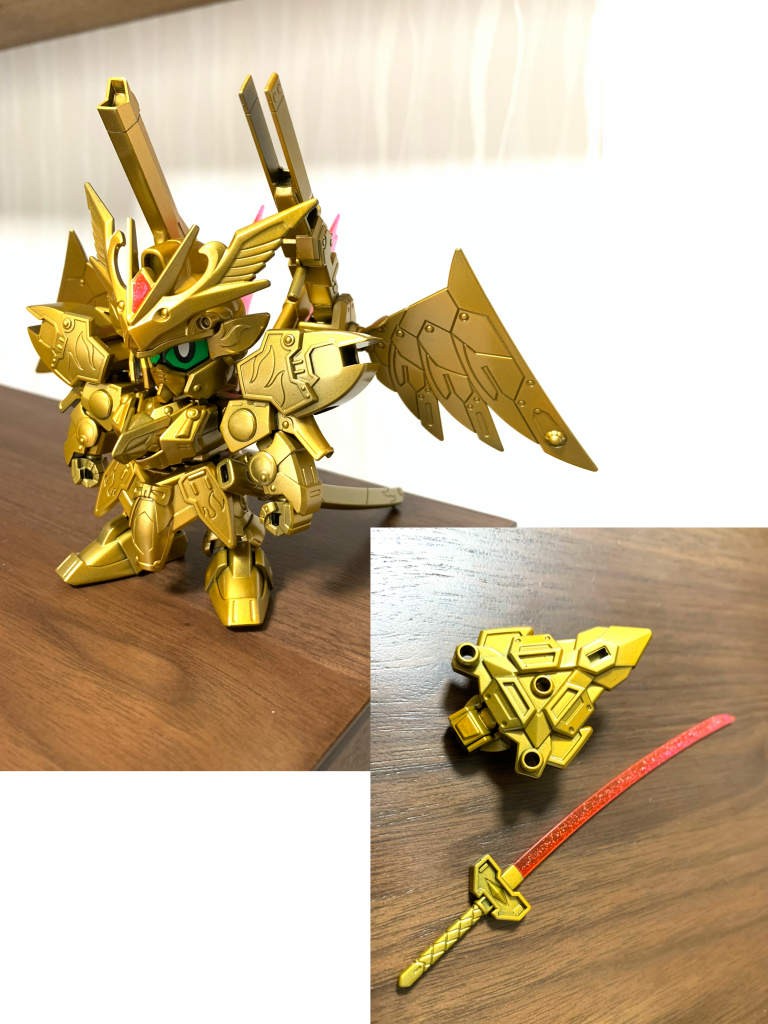 組み立てて完成白背景だと一際眩しい印象。レジェンドBBシリーズ故に普通のBB戦士よりパーツ数が多くて、中々の塗りごたえでした💦オレンジ味が強いゴールドで良きお正月飾りになりました。