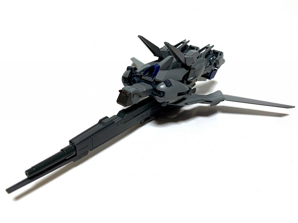 下半身はZ系のウェイブライダーを彷彿とさせるズメウ・ベースとなる。ズメウ・ベースにはメガビームランチャーを懸架可能。