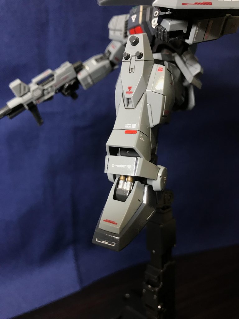 ほぼ見えないけど、一部関節は部分塗装。