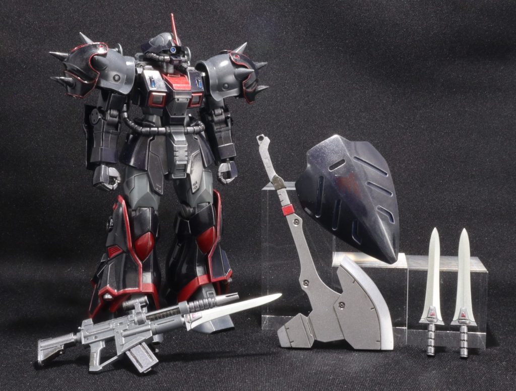 スタティックディスプレイ。武装は大型ヒートアックス、試作型ビームライフル、銃剣型ヒートナイフ、専用シールド、ヒートナイフx2 (シールド裏に装備)