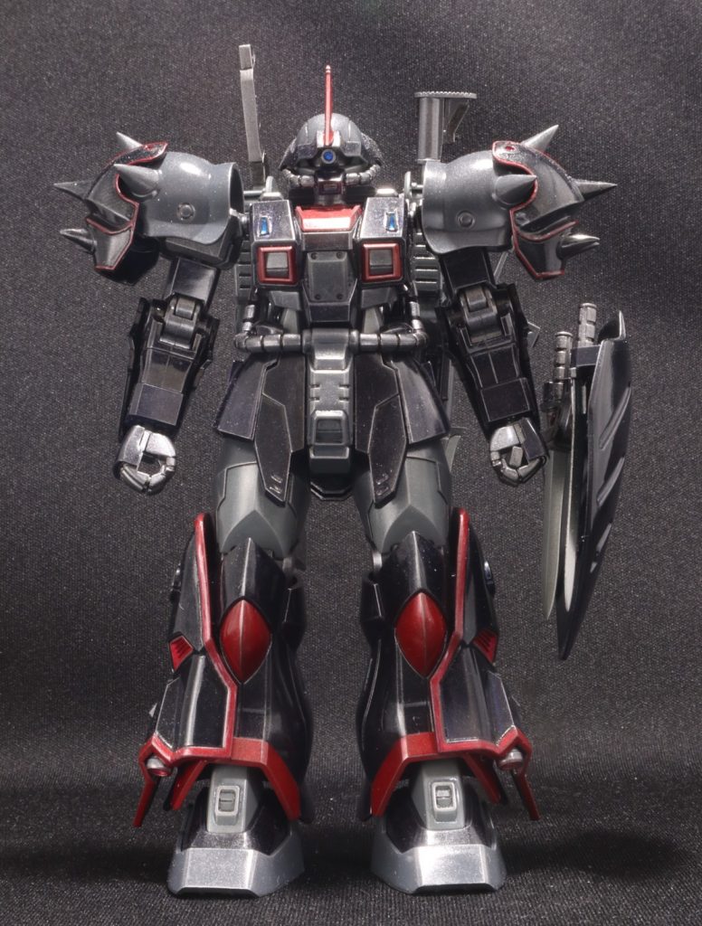 素立ちフロントショット。キットのイフリート改をそのまま使用して肩アーマーのみギラ･ズールに変更。