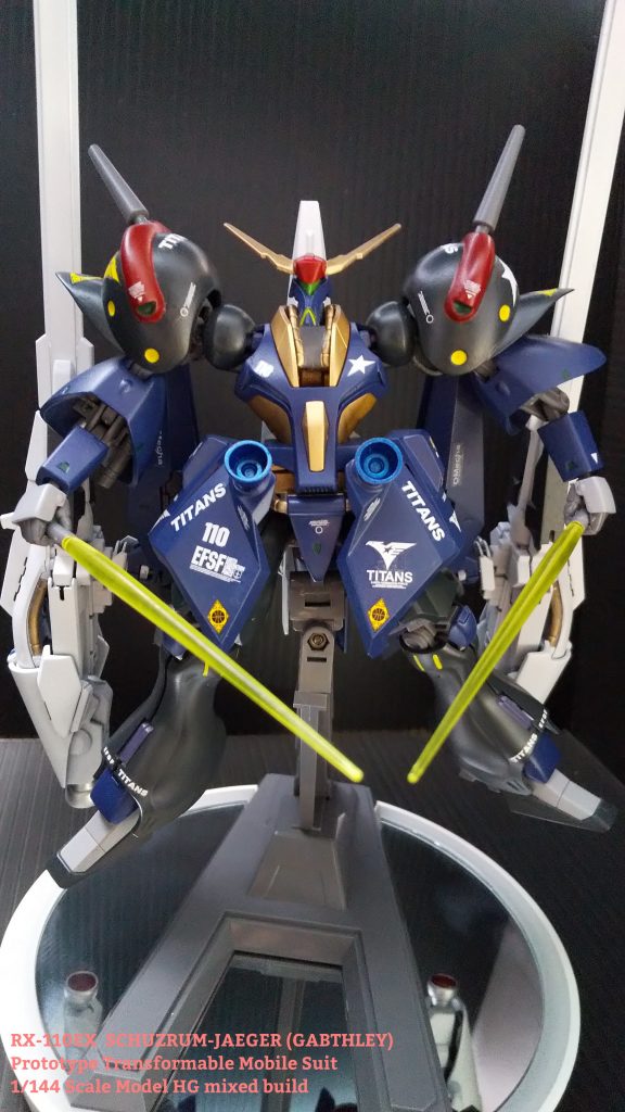 従来のモビルスーツ側コクピットスペースはスカートに敷設したIフィールドのエネルギー貯蓄に充てられています。グリプス2攻防戦にジェリド・メサがこの期待に乗っていたら結果は違ったかも!?「モビルアーマー時の驚異的な速度で接近しアクシズ、エゥーゴへの艦隊攻撃が行われ艦船を撃破し、ハマーン・カーンはアクシズ艦隊温存のため艦隊を全力投入できず撤退し、エゥーゴは艦艇数が激減したため戦後の優位を取れなかった。後に本機は「艦隊潰し」の異名を得ることとなった……」かも(笑)