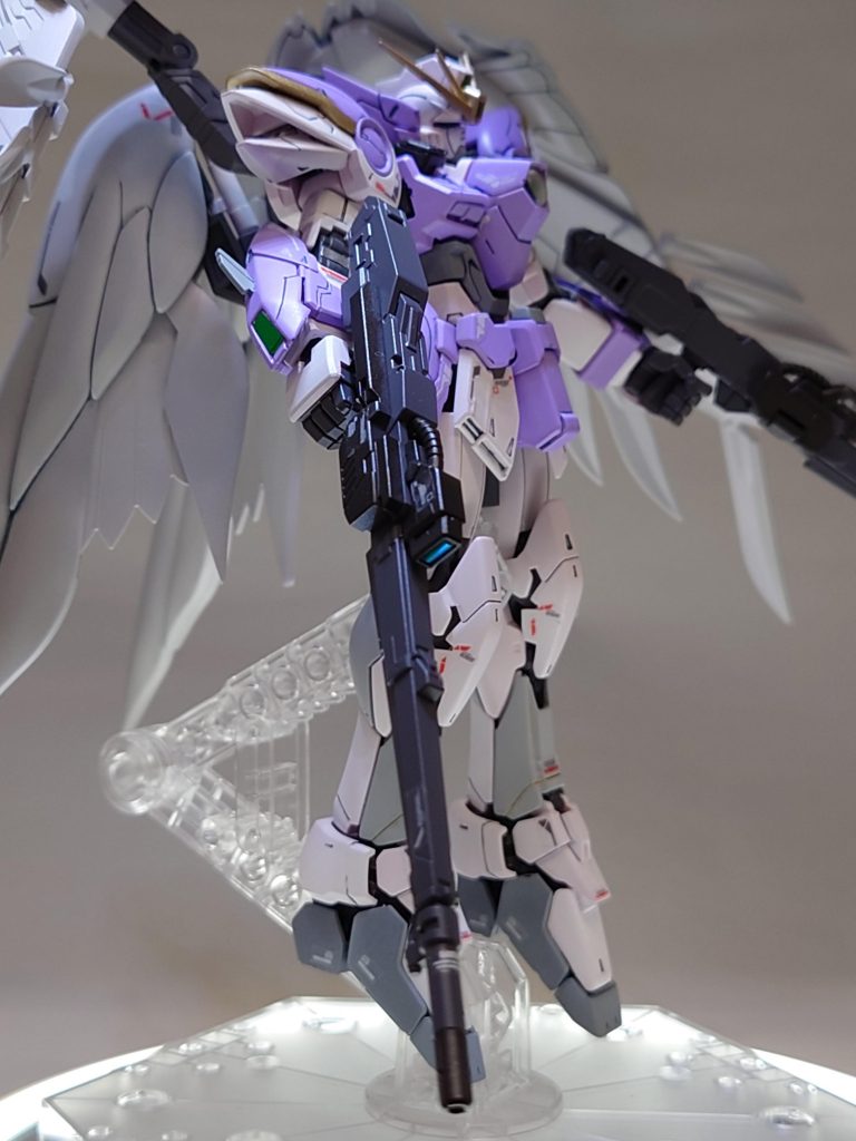 腕、ライフルのスコープ部などその他デカール類は付属のリアリスティックデカールを使用しました。思った以上には良い方向で仕上がったと思います。